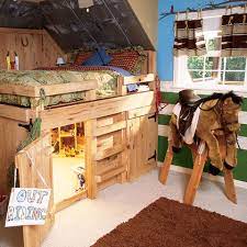 Create a beautiful oasis in your home with neutral equestrian decor. 26 Equestrian Themed Bedrooms For Horse Crazy Girls Of All Ages Horse Nation