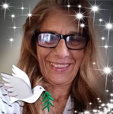 LMAO 🤣 Jane Fonda shocks Lily Tomlin by letting her know she's TOO old for  blowjobs. Even with new knees. 😆 #janefonda #lilytomlin #9to5  #stillworking9to5 #graceandfrankie #violetnewstead #judybernly