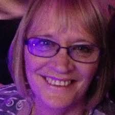 Safe varnish for canvas fluid art pours