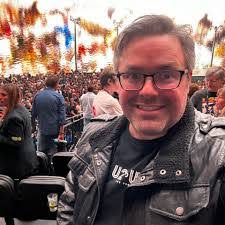 Terry Petit's Instagram, Twitter & Facebook