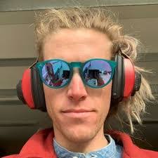 Ewan Knowles's Instagram, Twitter & Facebook