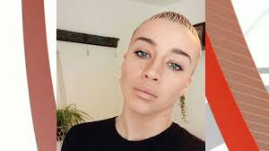 Narrow, close fitting, bell shaped hats that often featured feathers, bows, beads, or artificial flowers. Woman Refused Cut By St Helier Barber Based On Gender Bbc News