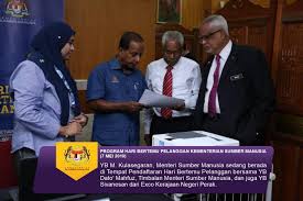 Lahir di sorkam, tapanuli tengah, 27 mei 1953. Sekitar Program Hari Bertemu Pelanggan Kementerian Sumber Manusia Facebook