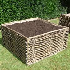 Carre Potager Bois Noisetier Tresse Jardinage Et Decoration Carre Potager Bois Carre Potager Jardin En Carre