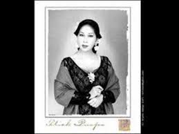 From the duolingo indonesian dictionary: Titiek Puspa Kupu Kupu Malam Lyrics English Translation