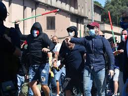 Squad of bologna fc 1909. Ultras Nehmen In Italien An Gewalttatiger Demo Teil