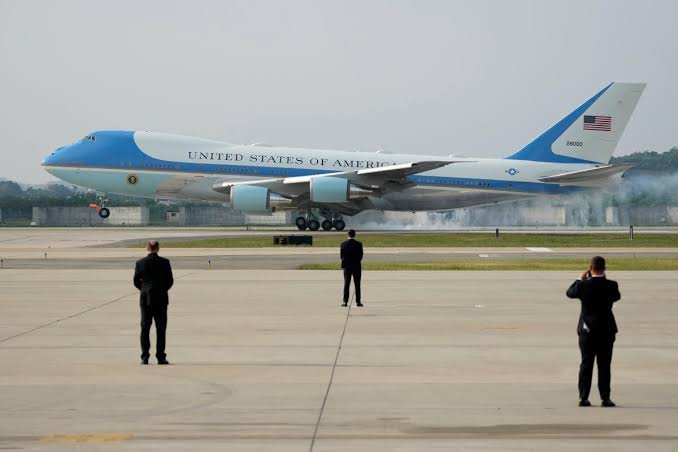 South Korean students detained for allegedly breaking into U.S. base - Los Angeles Times