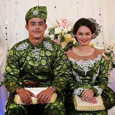 Zul ariffin, izara aisyah, amar baharin, nur zahirah ,wan wala, yaya zahir, shah rezza, watie sadali, lizza. Drama Adaptasi Novel Mr London Ms Langkawi