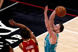 The hawks and the charlotte hornets have played 119 games in the regular season with 64 victories for the hawks and 55 for the hornets. Lcx4ay4dsnbtnm