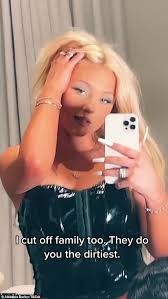 I cut off family too. Alabama Barker 15 Says She S Cut Off Family Amid Feud With Mom Shanna Moakler Health Readsector