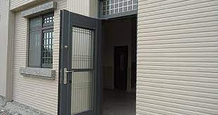 雲林虎尾黃小姐住宅 藝術玄關門 超勇三合一通風門 巨大精品門窗 專業可靠 痞客邦 outdoor decor decor home decor