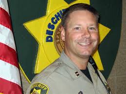 Utter: 'I made a mistake in my personal life'