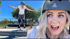 CHLOE LEARNS HER FIRST MINI RAMP BASICS!