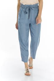 34,99 € 12,49 € 9,04 € cómpralo con un descuento del 74 % añadir a mi carrito ¡ya está en mi carrito! Vero Moda Pantalon 10211078 Vmemily Bleu Femme Des Marques Et Vous