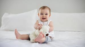 Ini berat badan ideal bayi umur 5 bulan dan tumbuh kembangn yang harus dicermati. Perkembangan Bayi Usia 5 Bulan Suka Mengoceh