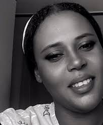 Sonje romans pa lanmou tout moun ka fè l avè w men lapè, atansyon,  senserite, respè, tan, sipò, sakrifis sel moun ki renmn w kabò w yo💜❤️  Maten an leve santim gen