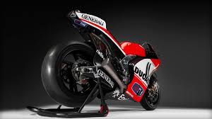 Martìn turns the ducati into a suzuki or a yamaha in corners. Ducati Desmosedici Gp12 Motogp