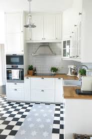 8 Real Life Looks At Ikea S Metod Kitchen Cabinets Sektion S European Twin Apartment Therapy Haus Kuchen Landhauskuche Metod Kuche