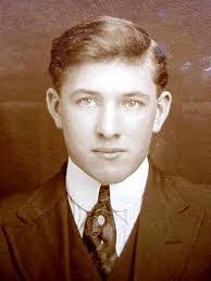 Andrew Frew's Instagram, Twitter & Facebook