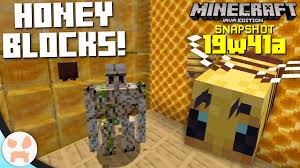 The texture of honeycombs has been changed to match java edition's. Honey Honeycomb Blocks 19w41a Snapshot Features Minecraft 1 15 Bee Update Youtube