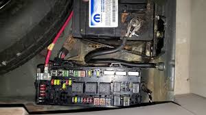 2006 Dodge Magnum Charger Fuel Pump Relay Fuse Location Youtube