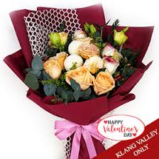 Browse relevant sites & find valentine's day flowers. Malaysia Florist 4039v Angel S Love Valentine Bouquet Valentine Flowers Malaysia Myflower My