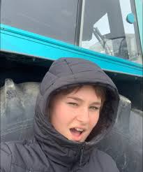 Hey guys! It's my first year volunteering and I'm in need of a ride. I have  to be at the farm by the afternoon of the 22nd for my first shift. Ideally