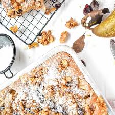 Puderzucker mit stärke, eiern, sahne, ingwer, creme fraiche und grieß verrühren. Rezept Fur Einen Birnen Walnuss Kuchen Zuckerdeern De