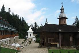 Biserica ortodoxa cu hramul sfantul serafim de sarov. PeÈtera Sfintei Teodora De La MÄnÄstirea Sihla Centrul De Pelerinaj Sf Parascheva Iasi
