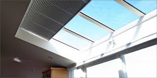Skylight with fixed solar screen shade. Mvdbampqijotrm