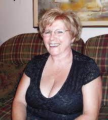 Mature sexy women Non nude - Photo #18 / 39 @ x3vid.com