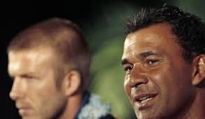 ギャラクシー、フリット監督が辞任