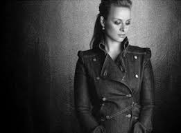 Veja as letras de trijntje oosterhuis e ouça what the world needs now, on my own (acoustic), that's what friends are for e muito mais músicas! Who Is Trijntje Oosterhuis Dating Trijntje Oosterhuis Boyfriend Husband