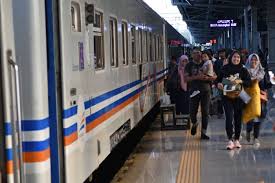 Direktori perkhidmatan penang www.penang.gov.my pejabat setiausaha keraj aan negeri pulau pinang paras 25, komtar, 10503 pulau pinang tel: Berikut Persyaratan Naik Kereta Api Di Masa Ppkm Darurat
