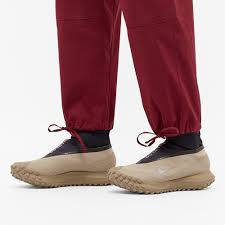 For nike's first carbon plated trail shoe is it a trail runner or is closer to a boot or is it both? Nike Acg Mountain Fly Gore Tex Khaki Metallic Silver End
