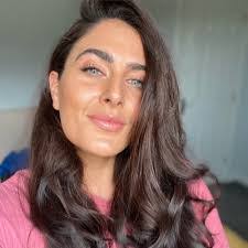 Kelsey Macdonald's Instagram, Twitter & Facebook