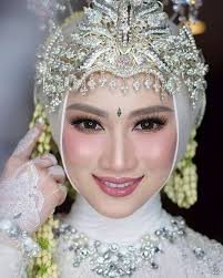 Explore the latest videos from hashtags: Inspirasi Makeup Pengantin Hijab Ala Selebriti Indonesia Wedding Market