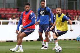 Who should play in euro 2020 clash? Euro 2020 Live England Vs Scotland Team News And Build Up Plus More The Athletic