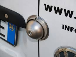 Serrure Et Cadenas Pour Fourgons Utilitaires En 2020, volkswagen lance sa 5ème génération de caddy depuis sa création en 1978. cadenas pour fourgons utilitaires