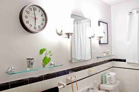 Infuse your bathroom with old world character and soften the floors in one fell swoop by laying down a vintage area rug. 21 Small Bathroom Decorating Ideas