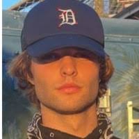 100+ "Roraff" profiles