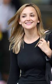 Bill gates' daughter jennifer gates opened up about what it was like growing up as the billionaire's child and how it inspired her to become a doctor. A Cool Stuff Blog On Sports Movies Mobiles News Around World Bill Gates Daughter Famous Celebrities Bill Gates
