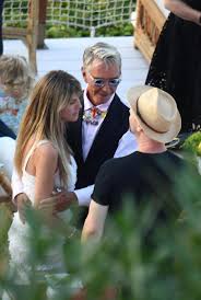 Trägt tom kaulitz ein hakenkreuz? Heidi Klum Feiert Traumhochzeit Mit Tom Kaulitz Auf Capri Mit Thomas Hayo