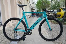 在台灣騎車大部分像是選手上身 車衣車褲配備要齊全 メンズファッション メンズファッションスタイル 自転車 ファッション