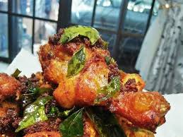 Resepi Ayam Goreng Berempah Yang Rangup Dan Berjus In 2020 Cooking Recipes Asian Recipes Food