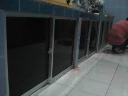 Suspek turut memecahkan cermin tingkap nako di bahagian dapur dan melarikan diri dengan menaiki motosikal jenis honda ex5 berwarna merah, yang nombor pendaftarannya belum dikenal pasti. Cermin Tingkap Nako Ke Brilliant Aluminium Glass Works Facebook