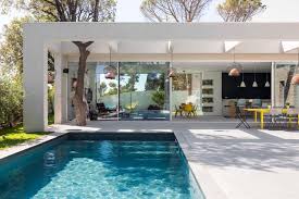 Ce site vous tient informés depuis plus de 10 ans sur les nouveaux matériaux, les types de maisons. Maison D Architecte A Marseille Modern Pools Marseille Von Pierre Et Construction