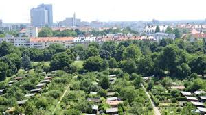 Uber 1300 Munchner Warten Auf Einen Schrebergarten Schrebergarten Garten Warten