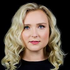 To continue welcoming the new year…🌕💛 Here is Helen Zhibing Huang  (@singingchirpy ) & Esme Wong (@esmewong ) performing Moon Gazing