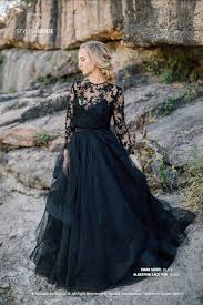 Izbor premium novopridošli misli na mittelalter hochzeitskleid schwan kaufen. Swan Black Engagement Or Wedding Dress Waves Horsehair Dress Etsy Weddingdress Hochzeitskleid Braut Brautkleid